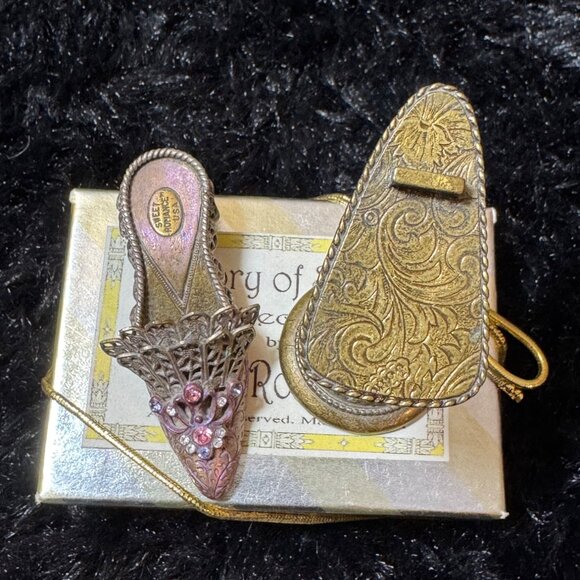 Sweet Romance Miniture Shoe Stand Display Metal Lace Detailing - Picture 5 of 7